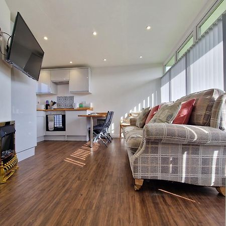 67 Broadside Holiday Chalet Near Broads & Beaches Stalham Dış mekan fotoğraf